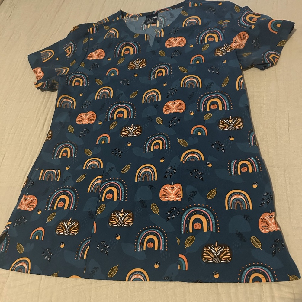 Like New Autumn Scrub Top Small